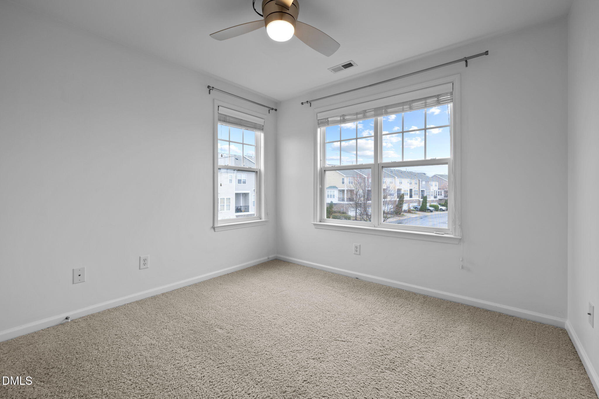 10122 Glen Autumn Road Raleigh, NC 27617 - Photo 27 of 32 36-web-or-mls-5Z8A9717