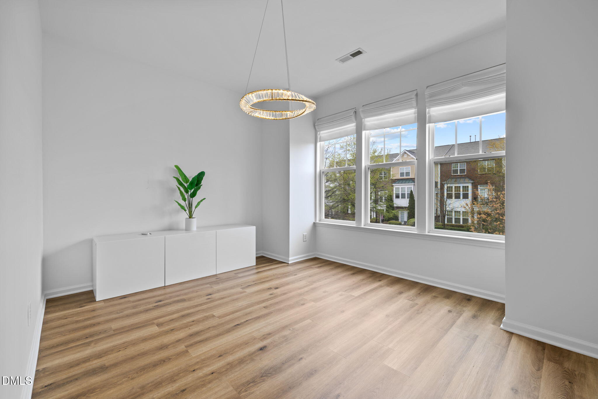 10122 Glen Autumn Road Raleigh, NC 27617 - Photo 8 of 32 6-web-or-mls-5Z8A9627