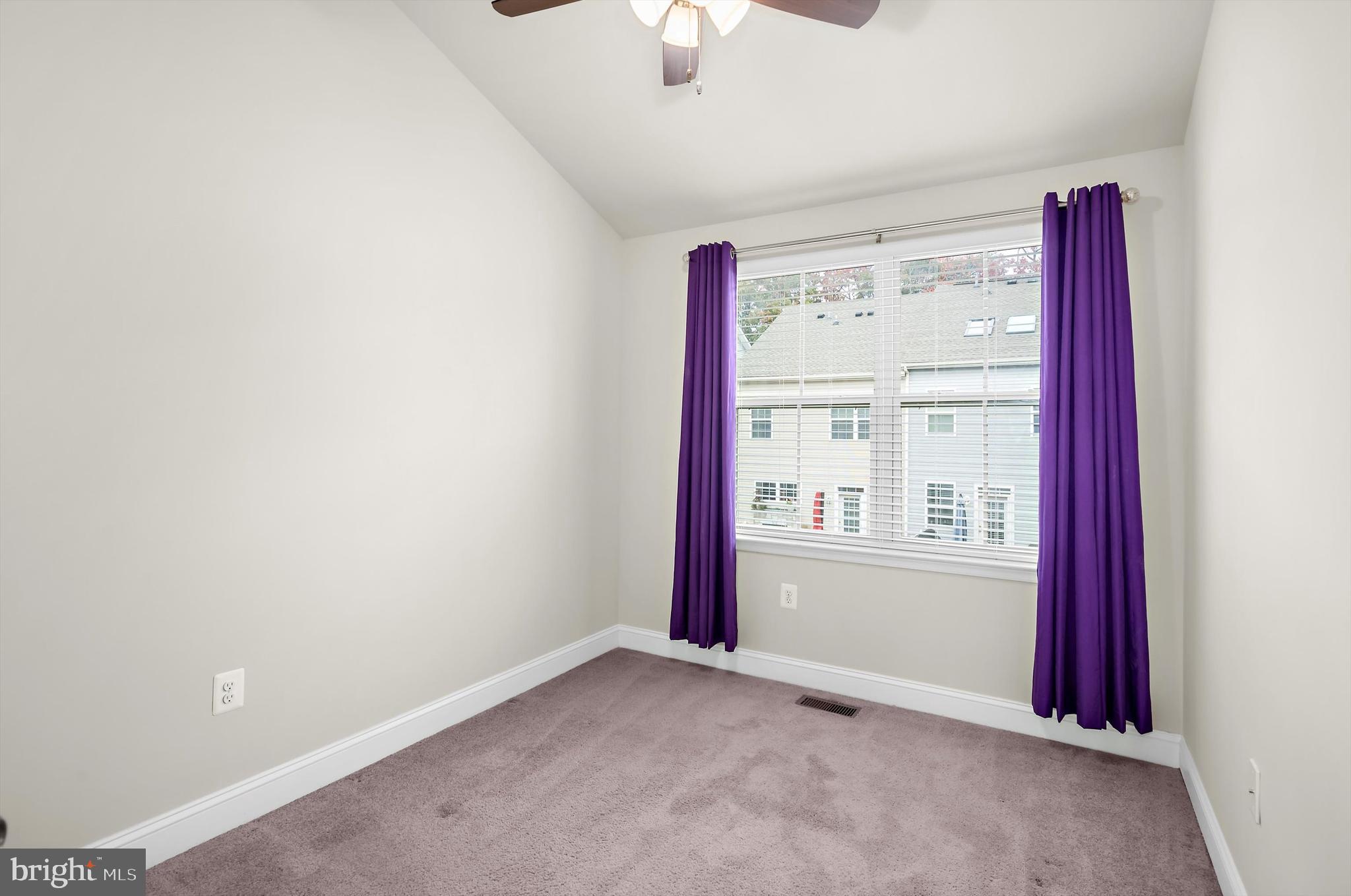 614 South Cherry Grove Avenue Annapolis, MD 21401 - Photo 24 of 40 an empty room with windows and closet