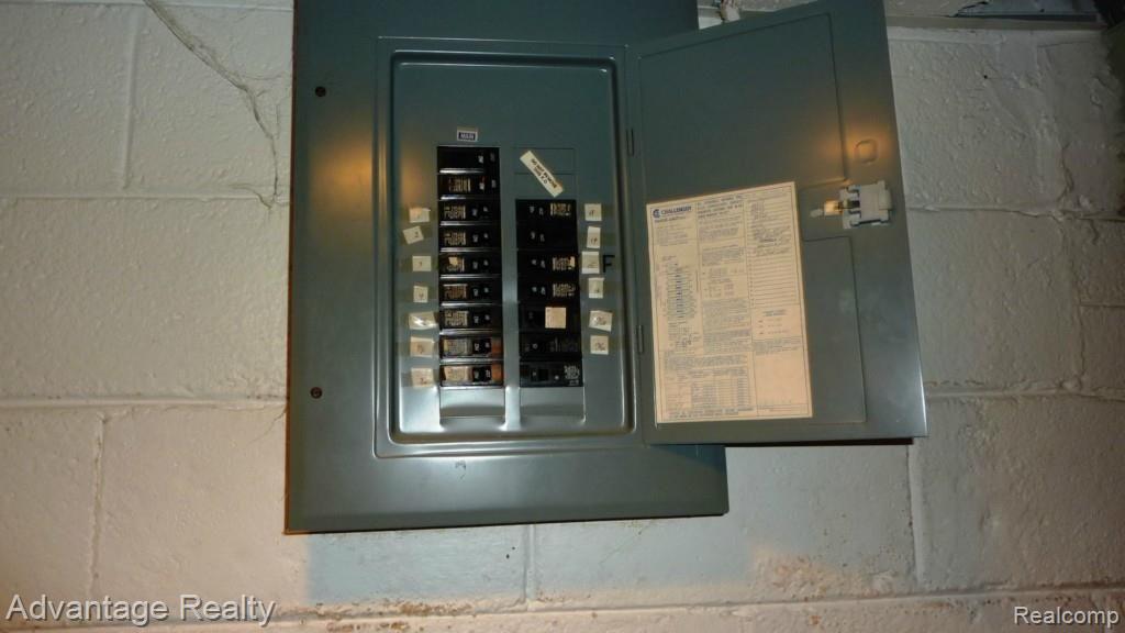 7250 Helen Street Center Line, MI 48015 - Photo 22 of 27 7250 Helen circuit breakers.jpg