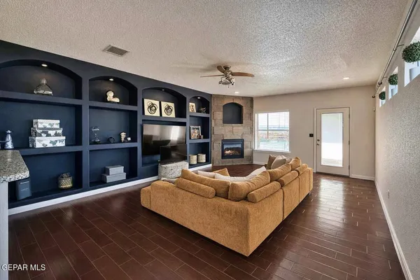 $218,950 | 900 Desert Sage Street, Anthony, TX 79821