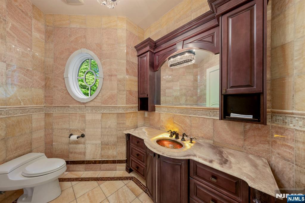 105 Chestnut Ridge Road Saddle River, NJ 07458 - Photo 15 of 29