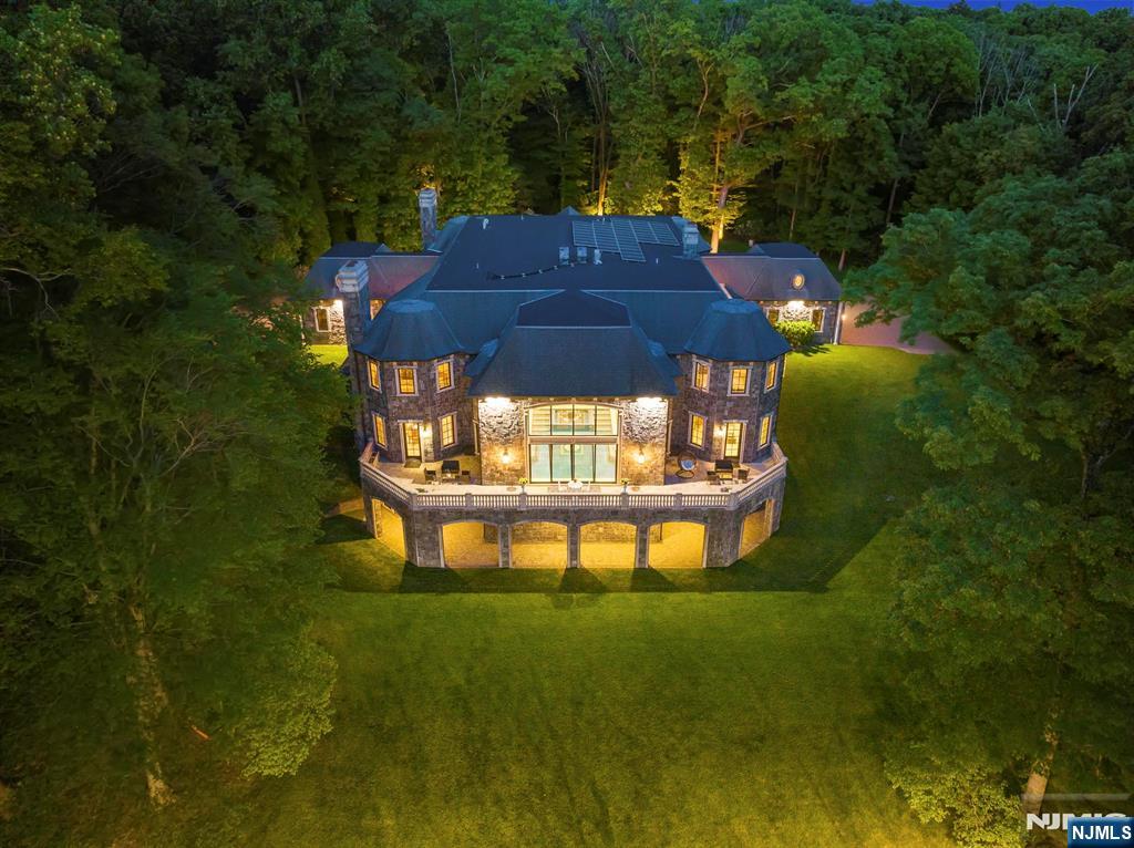 105 Chestnut Ridge Road Saddle River, NJ 07458 - Photo 17 of 29