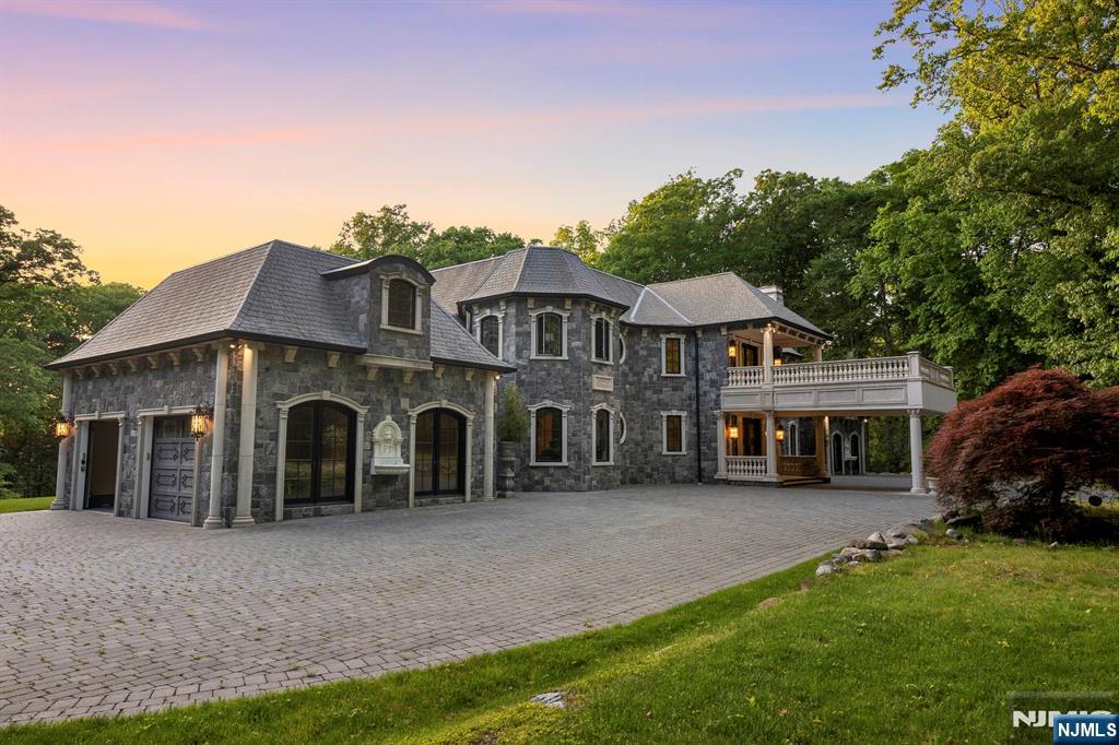 105 Chestnut Ridge Road Saddle River, NJ 07458 - Photo 2 of 29