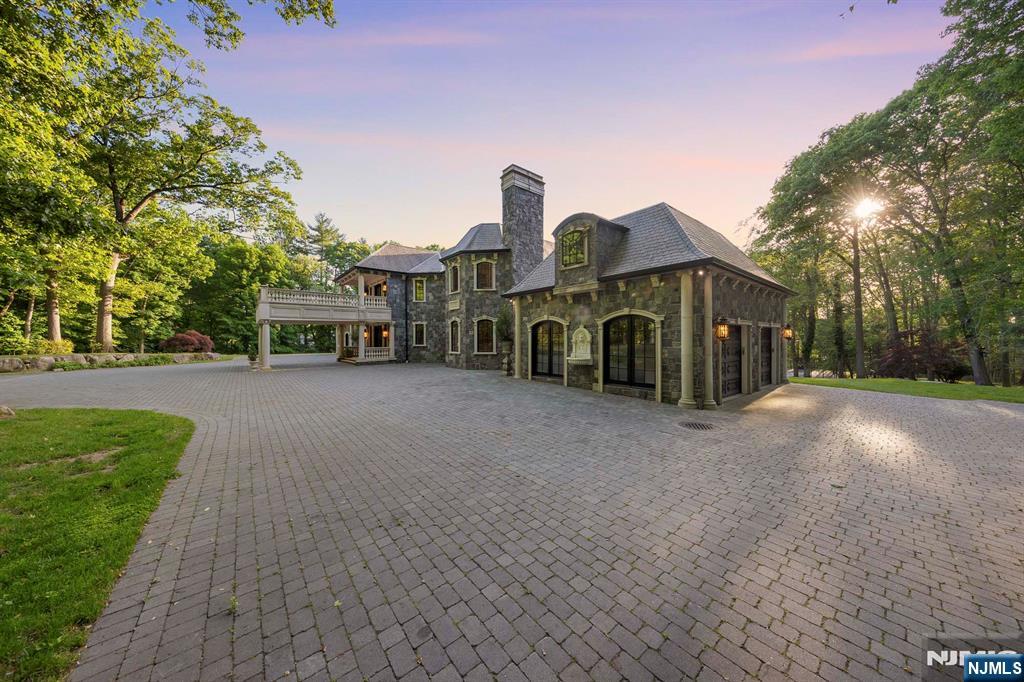 105 Chestnut Ridge Road Saddle River, NJ 07458 - Photo 3 of 29