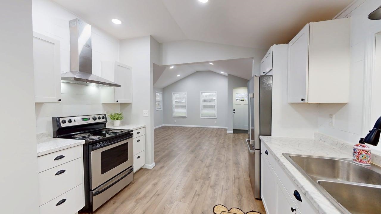 2975 East Ashby Road Midland, MI 48640 - Photo 12 of 27 1932671-ff0f30c4-3596-4c36-990f-bb167619a142.JPG