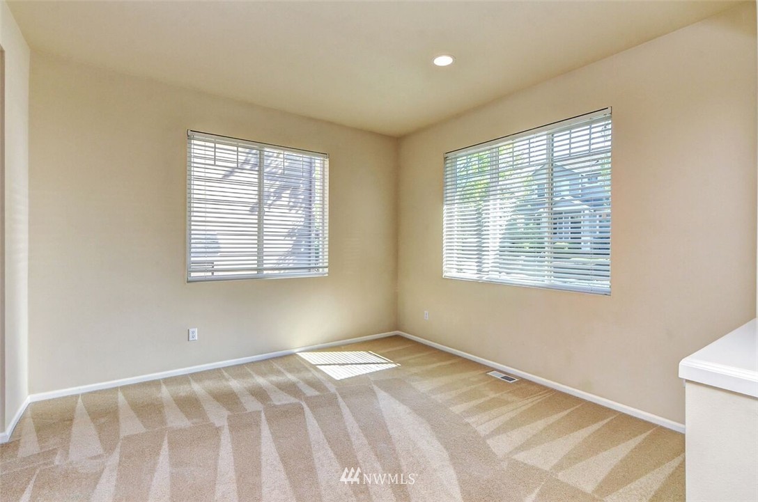 16139 167th Avenue Southeast Renton, WA 98058 - Photo 4 of 23 Gallery Image 4