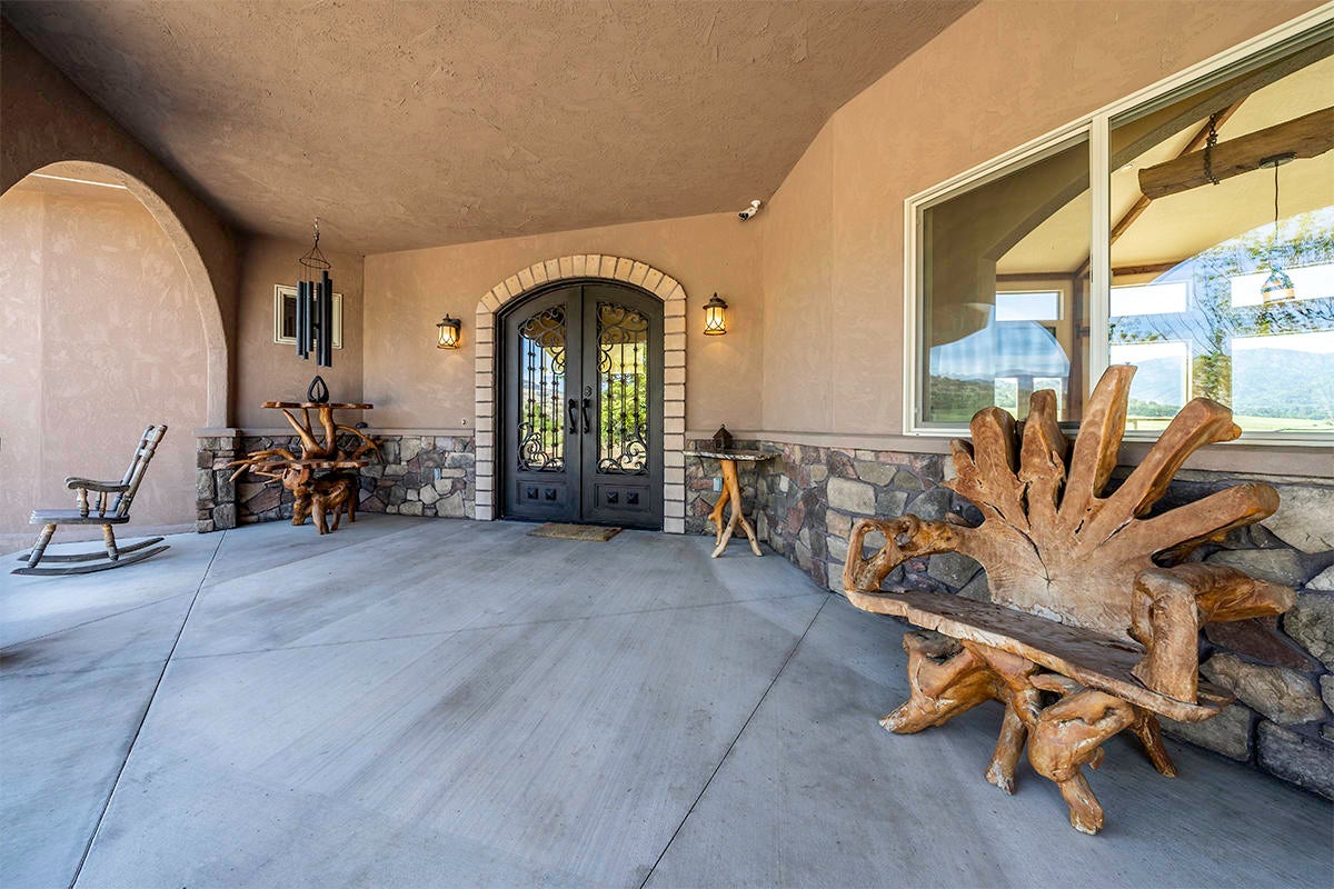 500 Emigrant Creek Road Ashland, OR 97520 - Photo 8 of 26 DSC06994-HDR