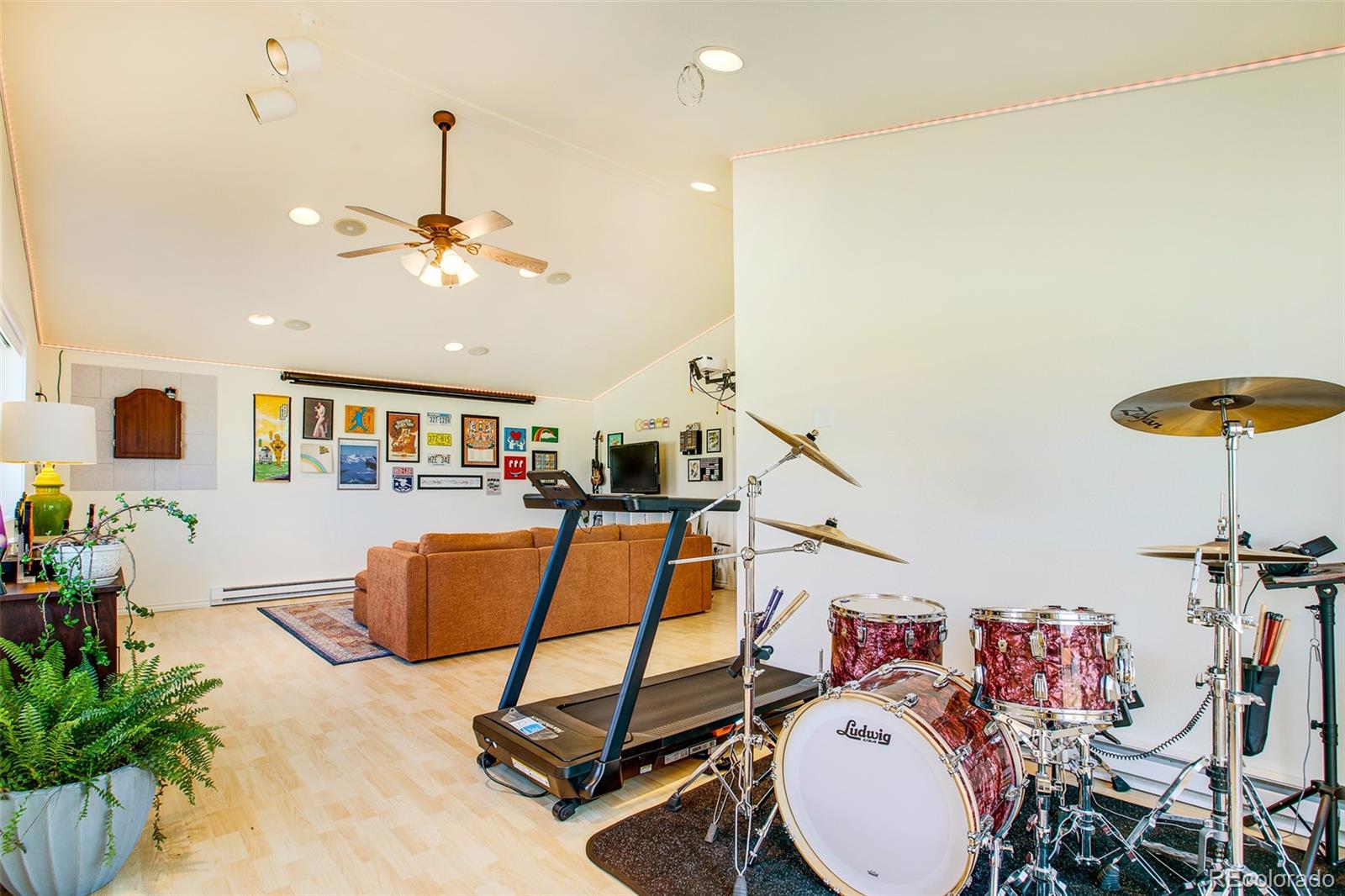 119 Bristlecone Lane Fairplay, CO 80440 - Photo 21 of 49 a room with musical instruments