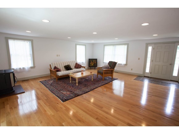323 Grant Road Newmarket, NH 03857 - Photo 10 of 25