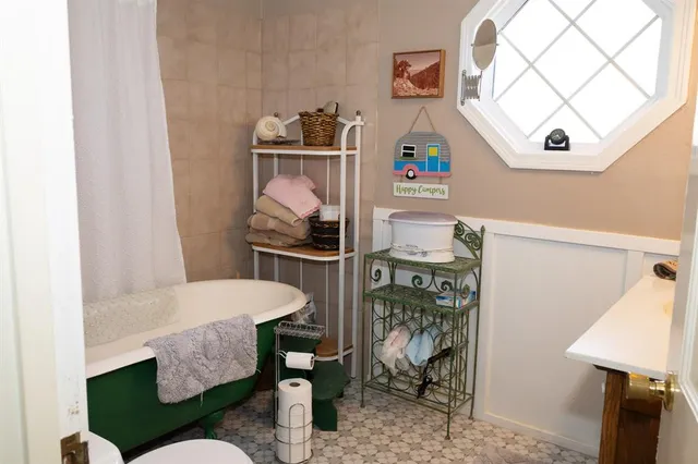 a view of a workspace with furniture