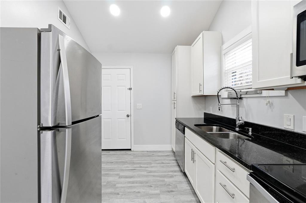 4154 B Brenda Drive Decatur, GA 30035 - Photo 11 of 25