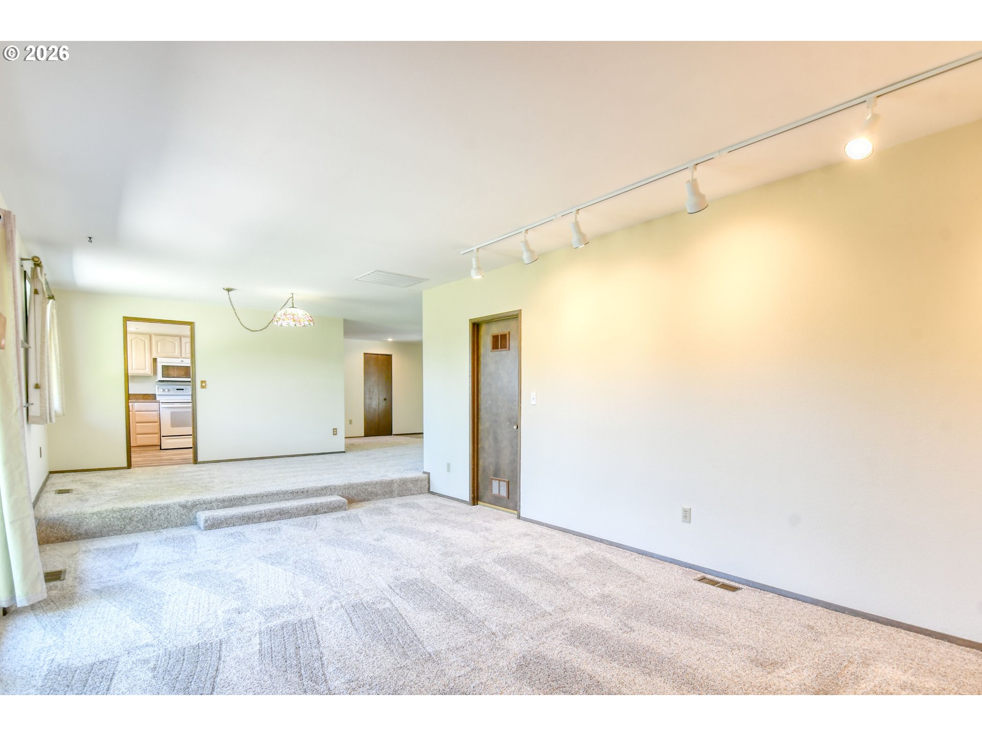 4523 Southwest Perkins Avenue Pendleton, OR 97801 - Photo 11 of 30
