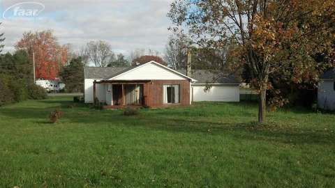 1044 East Vienna Road Clio, MI 48420 - Photo 2 of 5 20377051-1.JPG