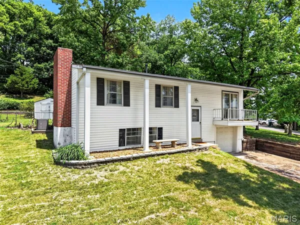$239,900 | 6 Frontier Trail, Fenton, MO 63026