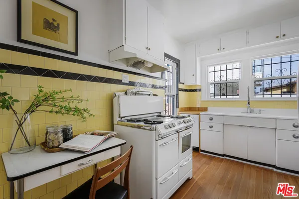 $675,000 | 430 East 30th Street, Los Angeles, CA 90011