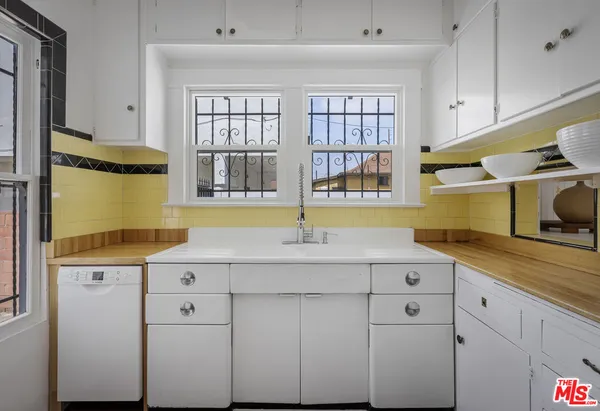 $675,000 | 430 East 30th Street, Los Angeles, CA 90011