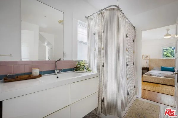 $675,000 | 430 East 30th Street, Los Angeles, CA 90011