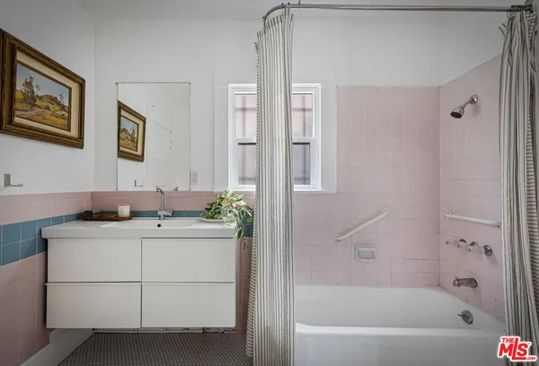 $675,000 | 430 East 30th Street, Los Angeles, CA 90011
