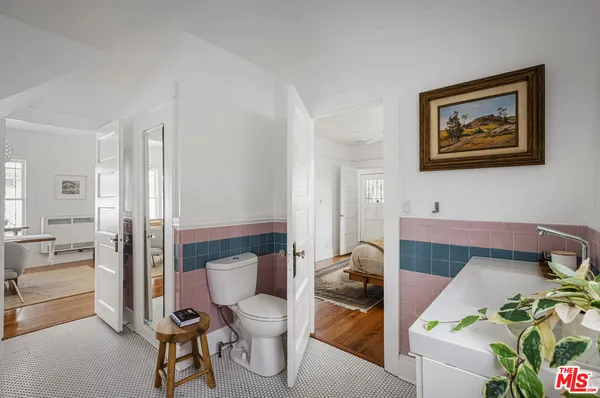 $675,000 | 430 East 30th Street, Los Angeles, CA 90011