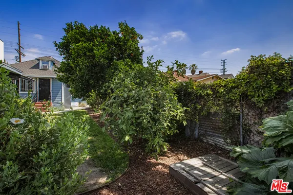 $675,000 | 430 East 30th Street, Los Angeles, CA 90011