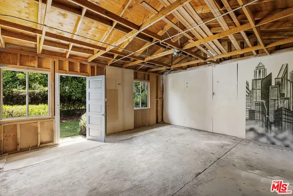 $675,000 | 430 East 30th Street, Los Angeles, CA 90011