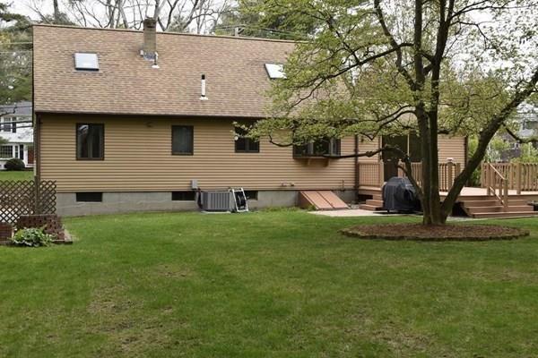 87 Pine Street Walpole, MA 02081 - Photo 4 of 37