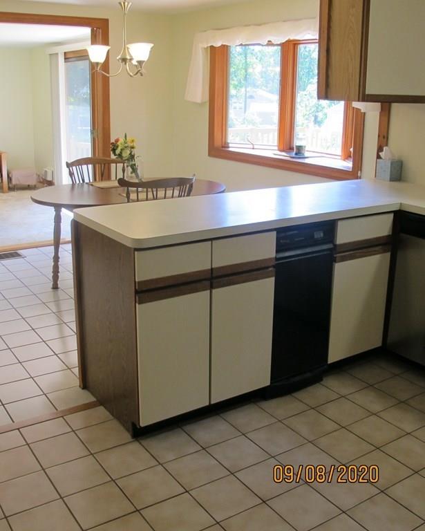 87 Pine Street Walpole, MA 02081 - Photo 9 of 37