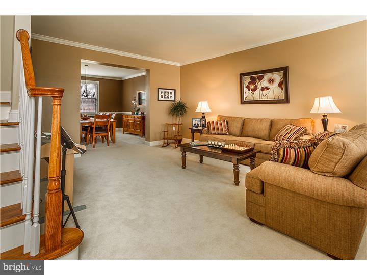 828 Derius Drive Mickleton, NJ 08056 - Photo 5 of 25 Living Room