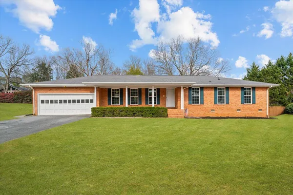 $399,900 | 129 Lisa Lane, Dalton, GA 30720