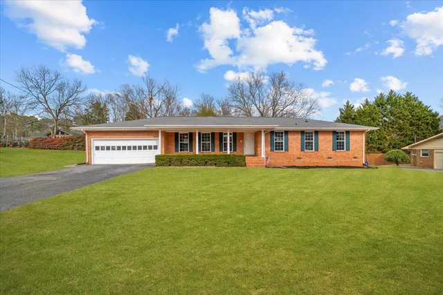 $409,900 | 129 Lisa Lane, Dalton, GA 30720