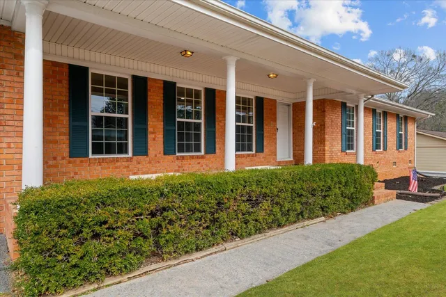 $409,900 | 129 Lisa Lane, Dalton, GA 30720