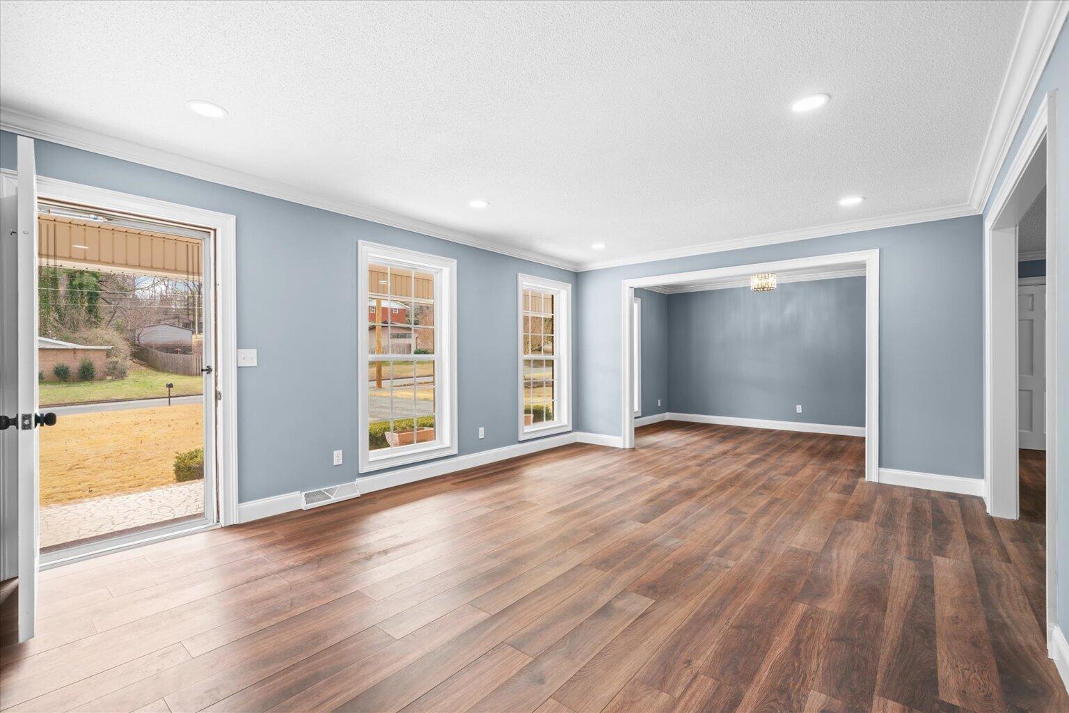 129 Lisa Lane Dalton, GA 30720 - Photo 5 of 42 14-DSC07658 2