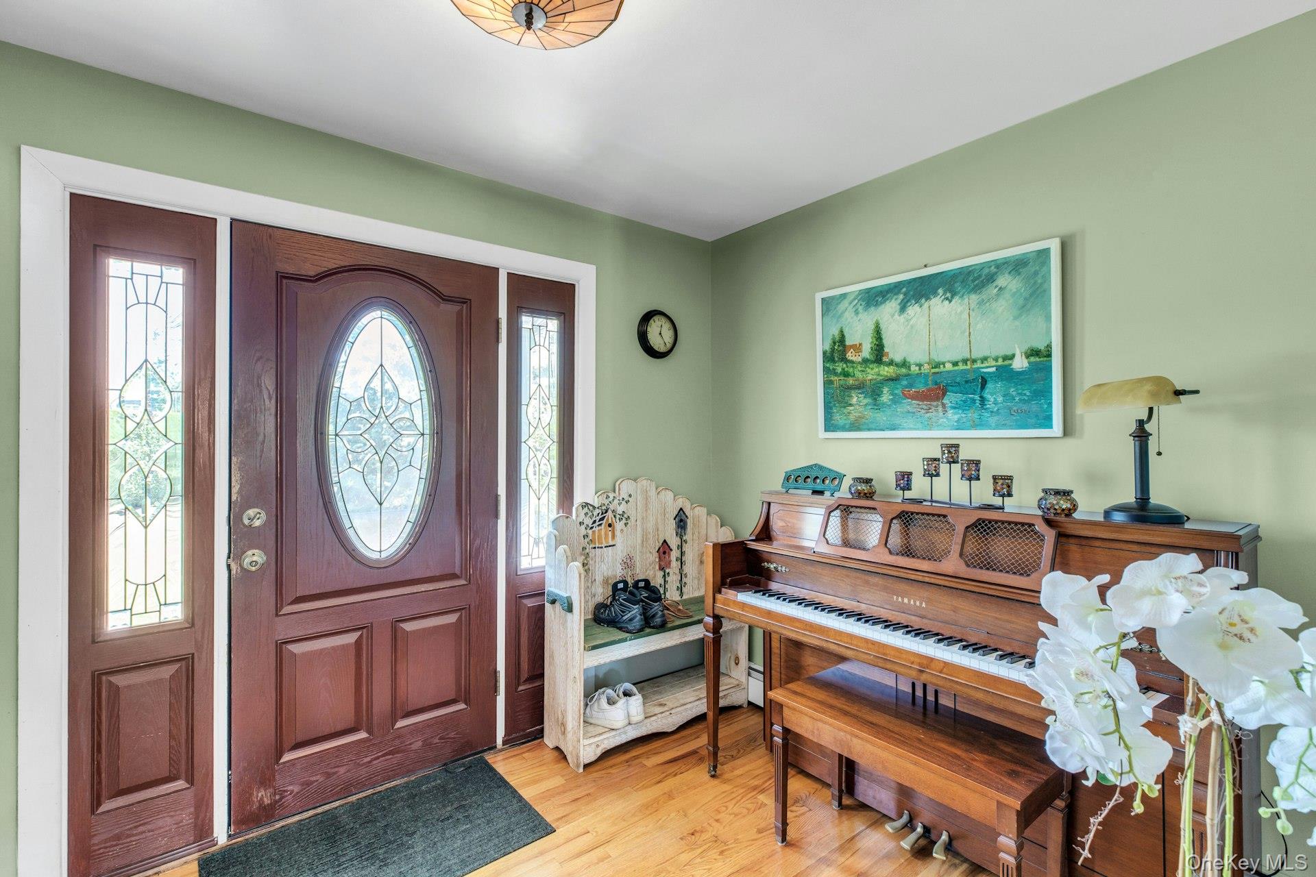 18 Beech Road Islip, NY 11751 - Photo 4 of 46