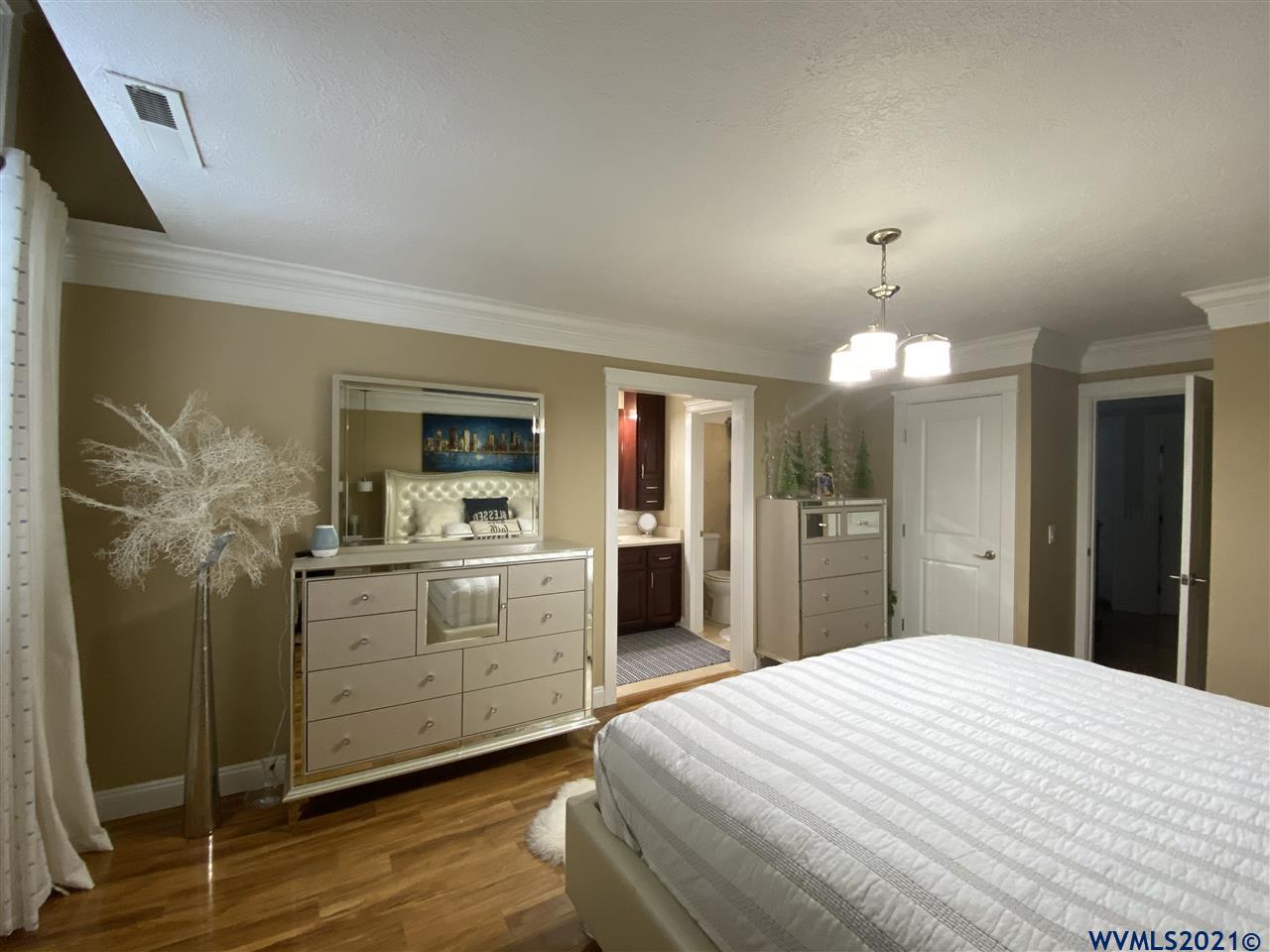 4325 MacLeay Road Southeast Salem, OR 97317 - Photo 13 of 40 Gallery Image 13