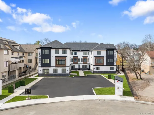 $749,000 | 13 Warren Court, Unit 113, Monsey, NY 10952