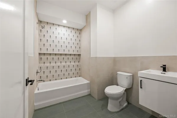 $749,000 | 13 Warren Court, Unit 113, Monsey, NY 10952
