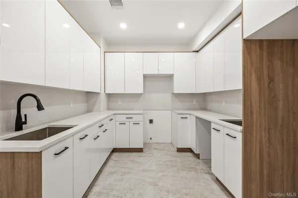 $749,000 | 13 Warren Court, Unit 113, Monsey, NY 10952