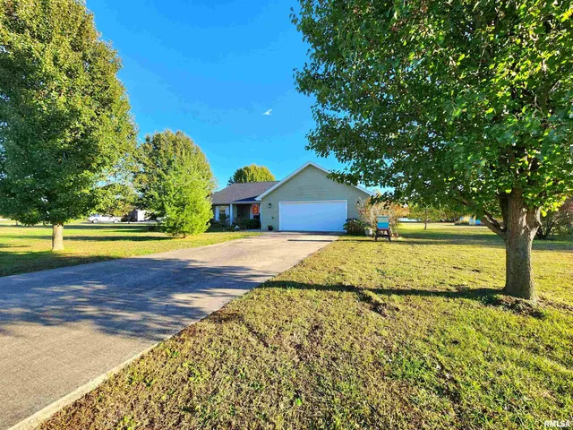 $324,900 | 156 Hanover Lane, Murphysboro, IL 62966