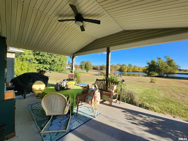 $324,900 | 156 Hanover Lane, Murphysboro, IL 62966