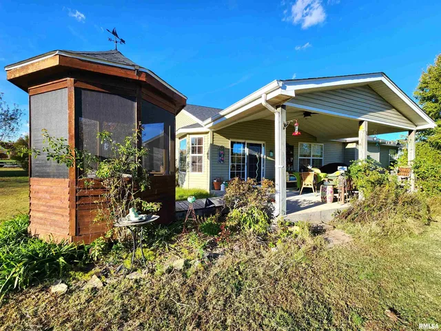 $324,900 | 156 Hanover Lane, Murphysboro, IL 62966