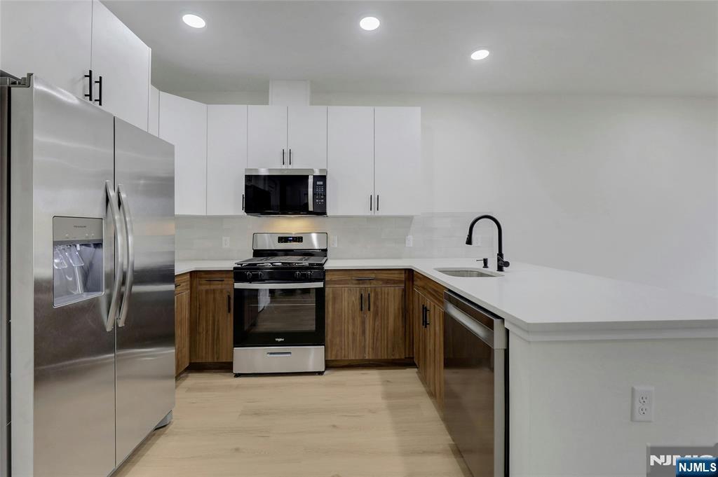 255 Ridge Road, Unit 306 Lyndhurst, NJ 07071 - Photo 11 of 23