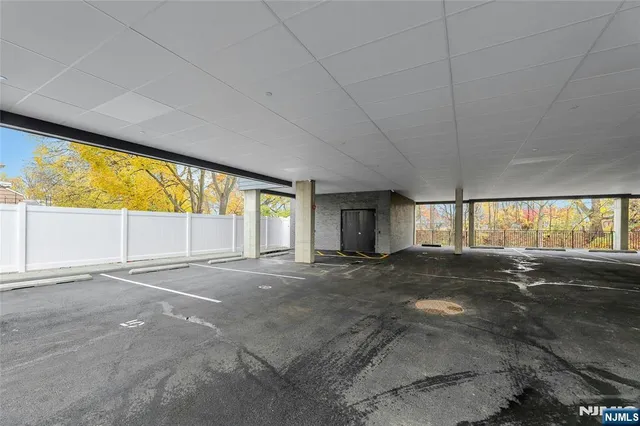 $2,350 | 255 Ridge Road, Unit 306, Lyndhurst, NJ 07071