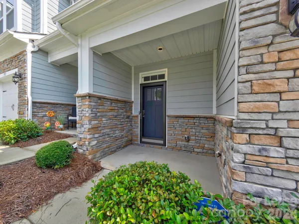 $2,400 | 915 Emma Kate Ct Lake, Lake Wylie, SC 29710