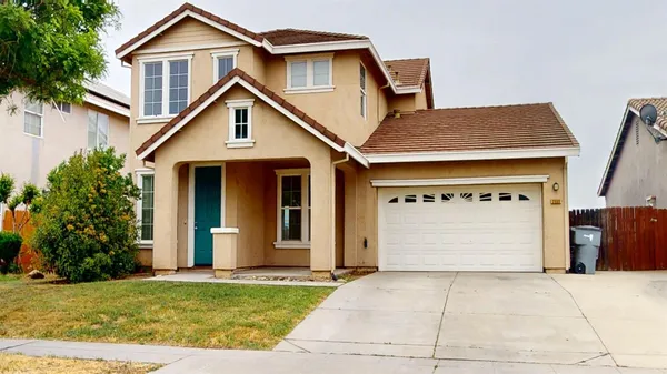 $535,000 | 2555 South Lind Avenue, Fresno, CA 93725