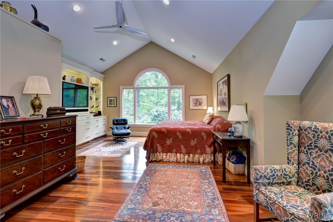 126 Crownpoint Road Williamsburg, VA 23185 - Photo 17 of 50 1st floor primary bedroom