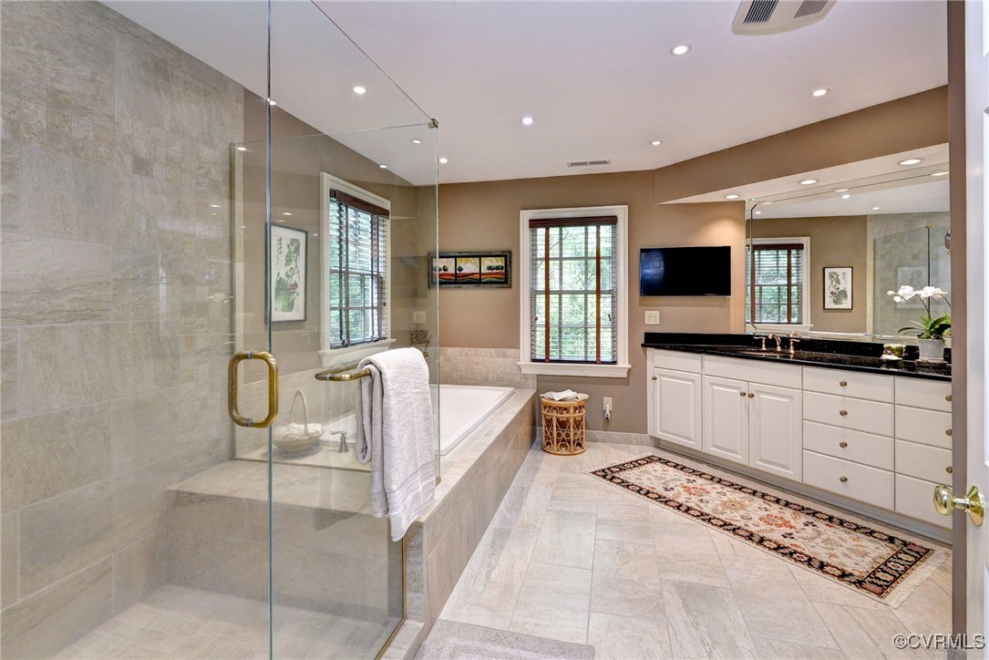 126 Crownpoint Road Williamsburg, VA 23185 - Photo 21 of 50 1st floor primary bathroom