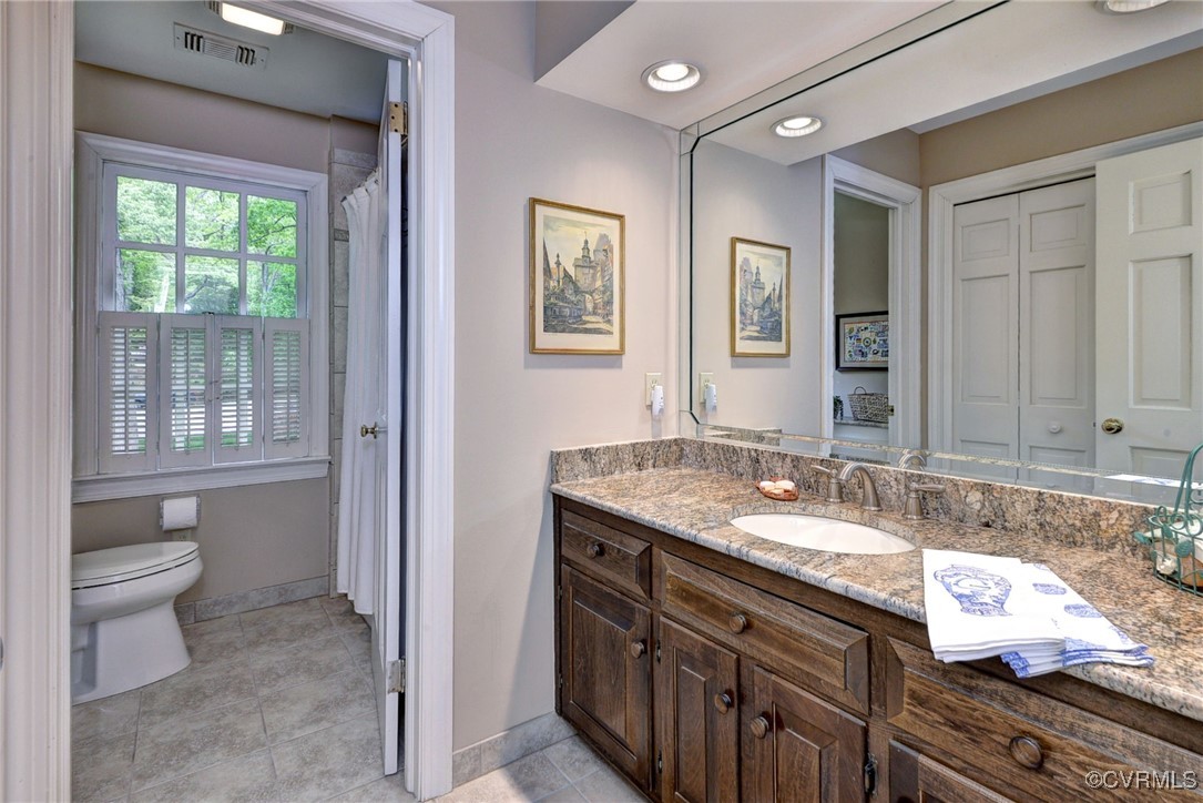 126 Crownpoint Road Williamsburg, VA 23185 - Photo 28 of 50 2nd floor hall bathroom