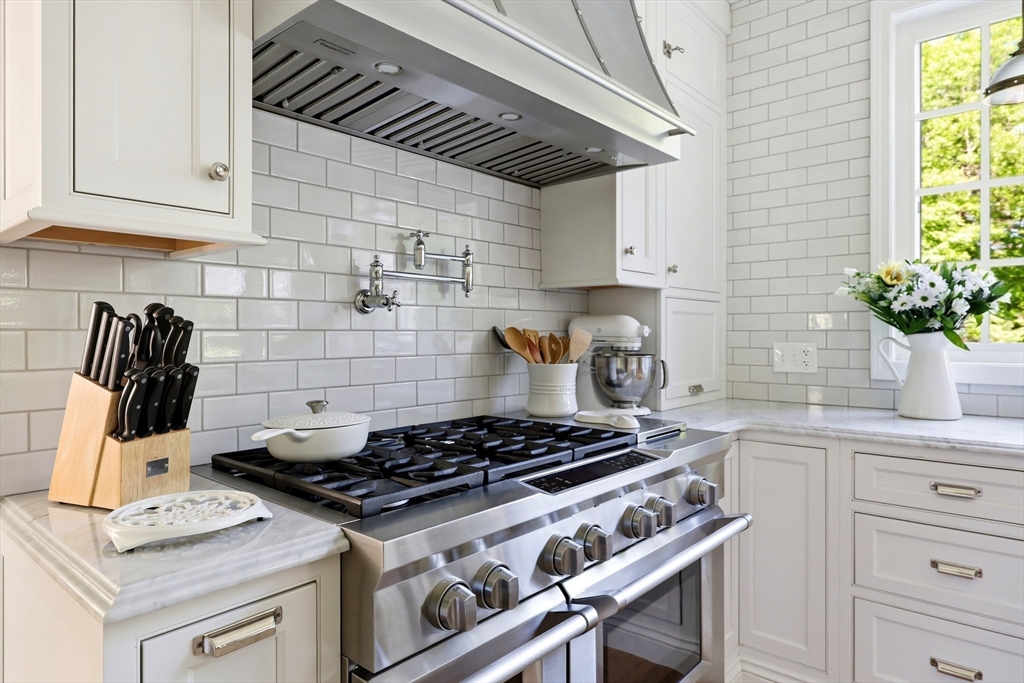 102 Oak Ridge Drive Belchertown, MA 01007 - Photo 5 of 35