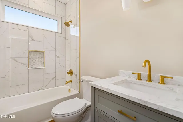 $449,900 | 297 Laurel Way, Mountain City, TN 37683